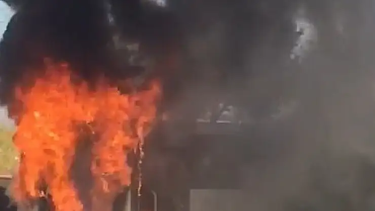 Halk otobüsü yandı