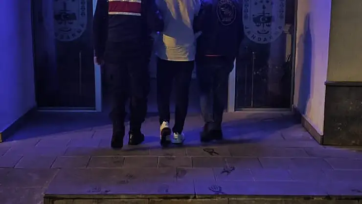 Hırsızlık suçundan aranan şahıs yakalandı