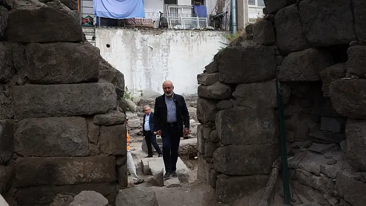Hoca Hasan Medresesi'nde kazılar sürüyor