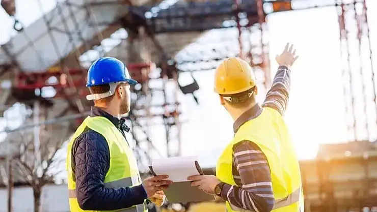 İnşaatta yıllık artış, aylık düşüş