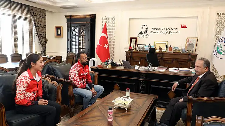 İNŞALLAH BU AYAKKABILARLA ALTIN MADALYAYA KOŞARSIN