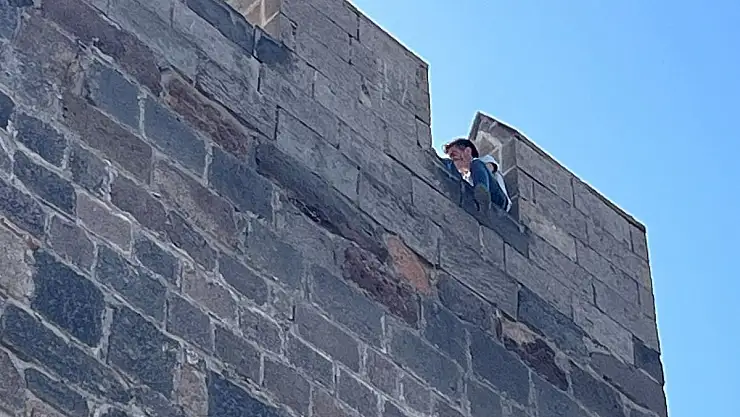 İntihar girişimini polis ekipleri önledi