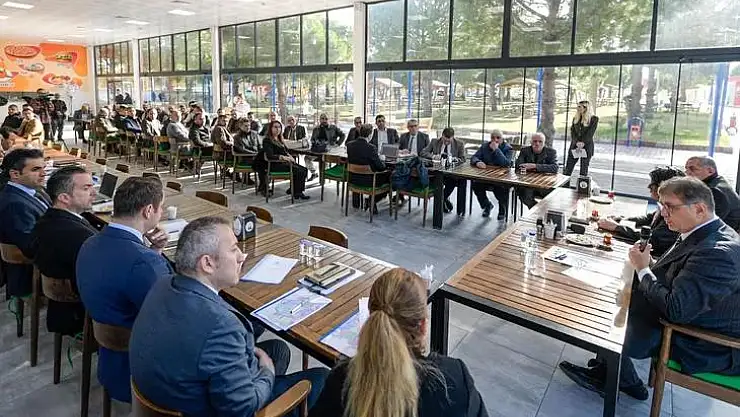 İzmir'de ilçe sekretaryaları oluşturulacak
