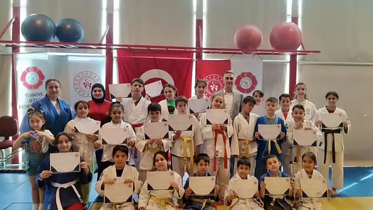 Judo kuşak terfi sınavı tamamlandı