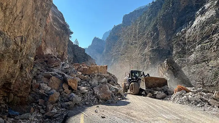 KAPUZBAŞI YOLU'NDA HEYELAN