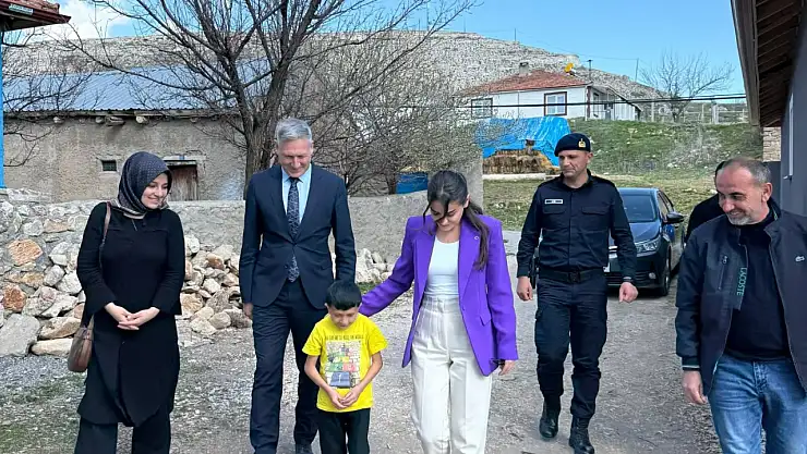 Kaymakam Yıldız Yılmaz, Taşlık mahallesini ziyaret etti