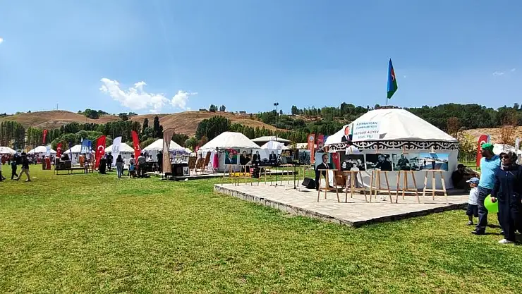 Kayseri Ahlat'ta çadırını kurdu