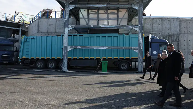 Kayseri Büyükşehir Belediyesi katı atıktan şehre katkı sağladı