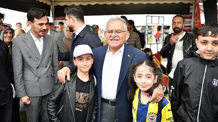 Kayseri'de çocuklar kitapla buluştu