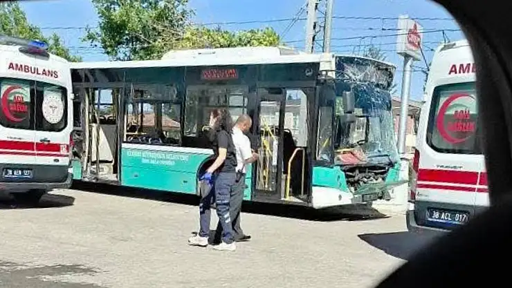 Kayseri'de İtfaiye ile Otobüs çarpıştı: 6 yaralı