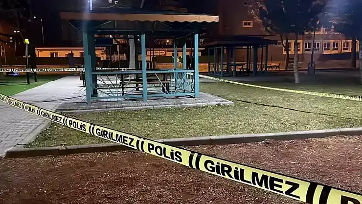 Kayseri'de parkta bıçaklı kavga: 1 kız yaralandı