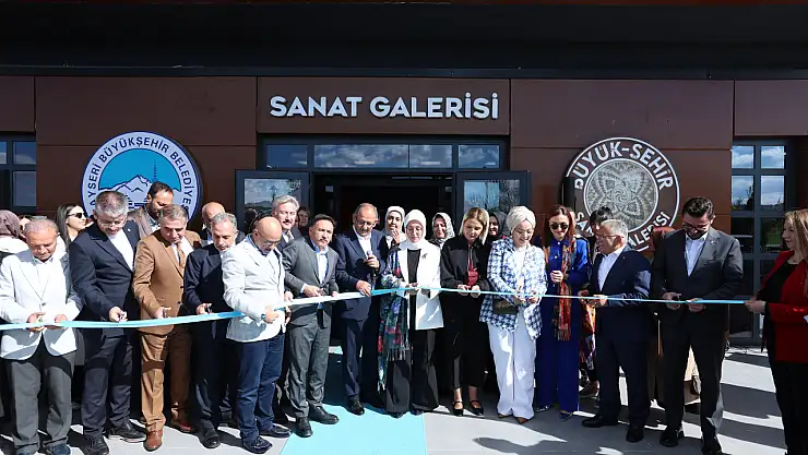 Kayseri'de 'Renklerin dili' sergisi büyük ilgi gördü