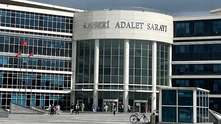 Kayseri'de Sanık, Kız arkadaşının Telefon ve Parasını aldığı iddiasını reddetti