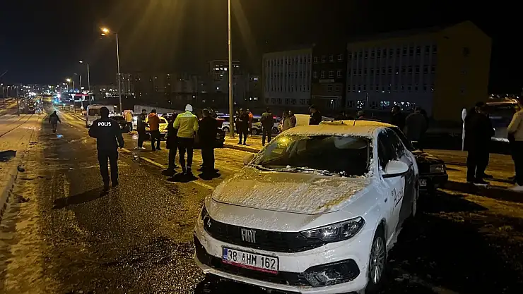 Kayseri'de zincirleme kaza: 2 yaralı