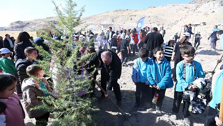 Kayseri'den Yeşil Vatan'a 3 bin fidan