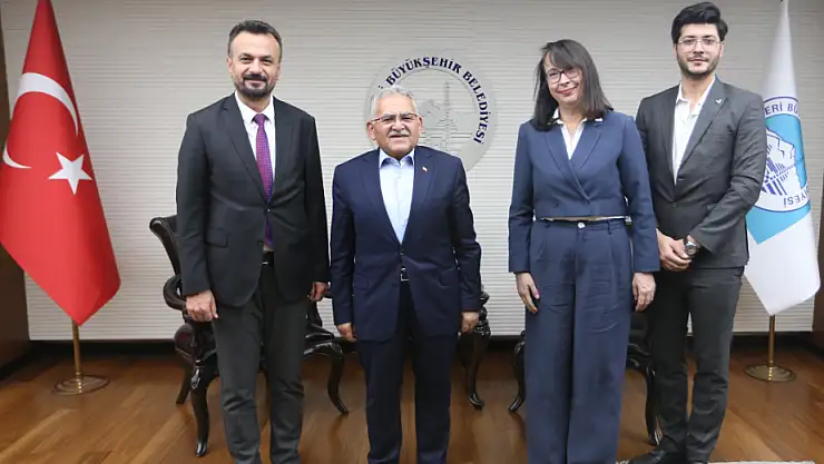 KAYSERİ DEVLET TİYATROSU, SEYİRCİSİYLE BULUŞUYOR