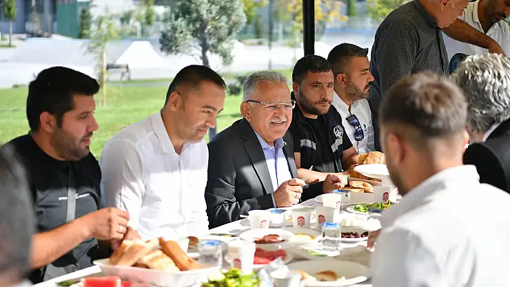 Kayseri için gece gündüz çalışan ekipler ödüllendirildi