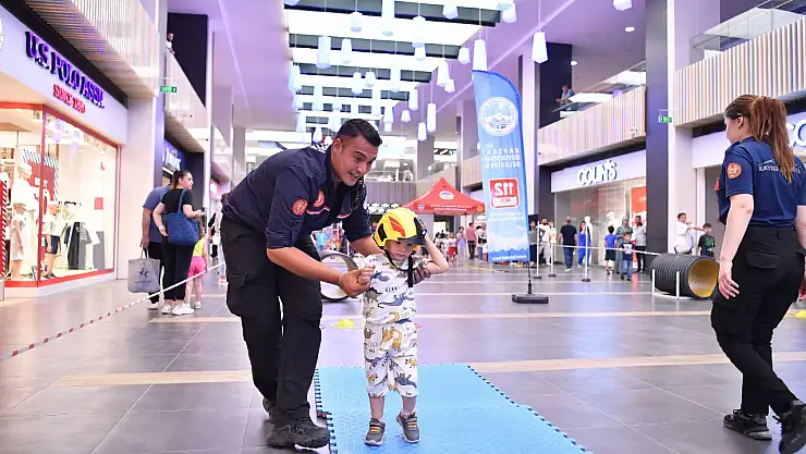 Kayseri İtfaiyesi'nden miniklere eğlenceli eğitim