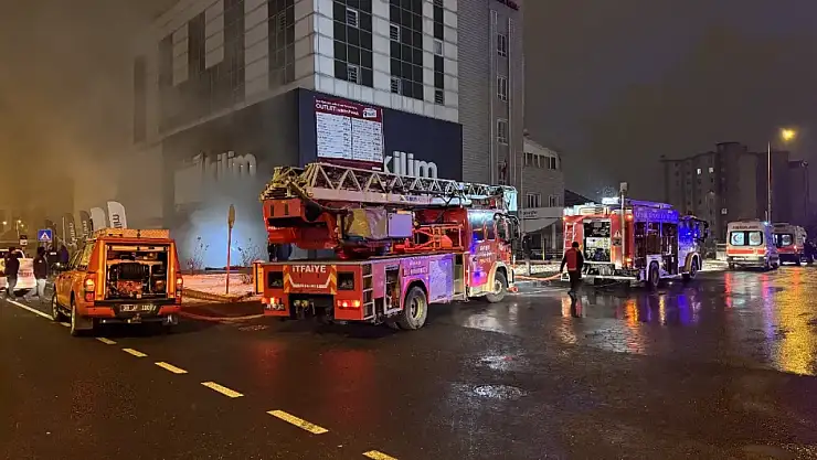 Kayseri mobilya mağazasının deposunda yangın çıktı