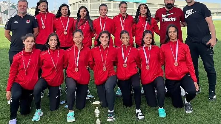 Kayseri Spor Lisesi atletizmde Türkiye 2'ncisi oldu