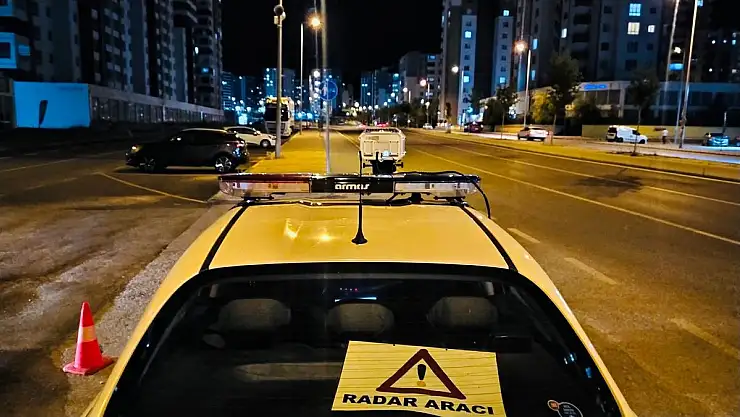 Kayseri'de hız ihlallerine karşı yoğun trafik denetimi: 7 ayda 12 milyon lira ceza uygulandı