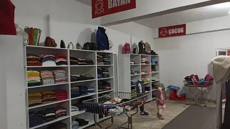 Keşan'da paylaşım mağazası hayırseverlerin desteği ile büyüyor