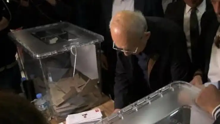 Kılıçdaroğlu, İmamoğlu için oy kullandı
