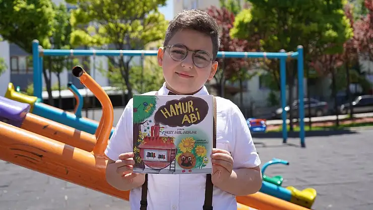 Kitap okuyarak konuşma bozukluğunu yendi  'Hamur Abi'yi yazdı