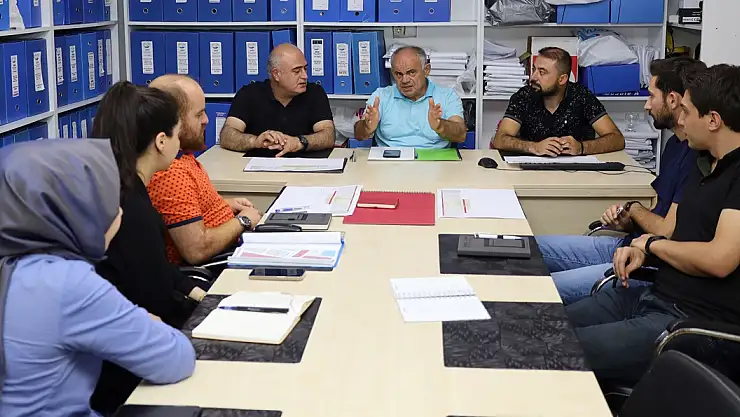 KIZILAY'DAN YAHYALI DEVLET HASTANESİ'NE BEŞİK VE BAKIM MASASI DESTEĞİ