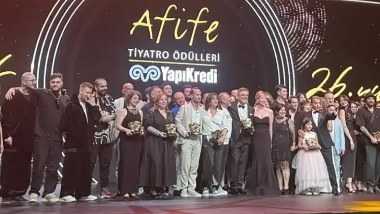 Kocaeli Şehir Tiyatroları'na 3 ödül birden