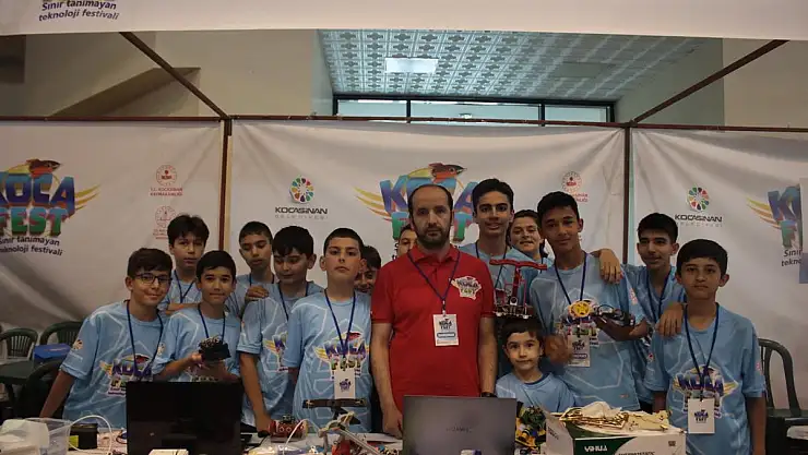 KOCAFEST'te öğrenciler tarafından tasarlanan robotlar yarışıyor