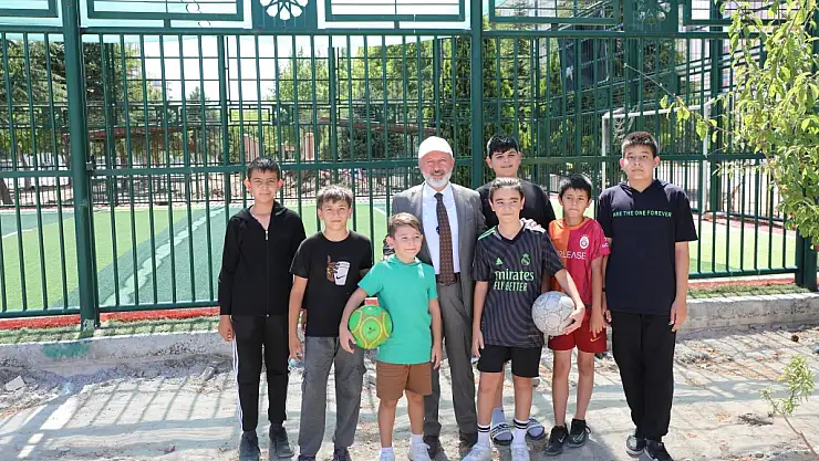 KOCASİNAN BELEDİYESİ, PARKLARI YENİLEMEYE DEVAM  EDİYOR