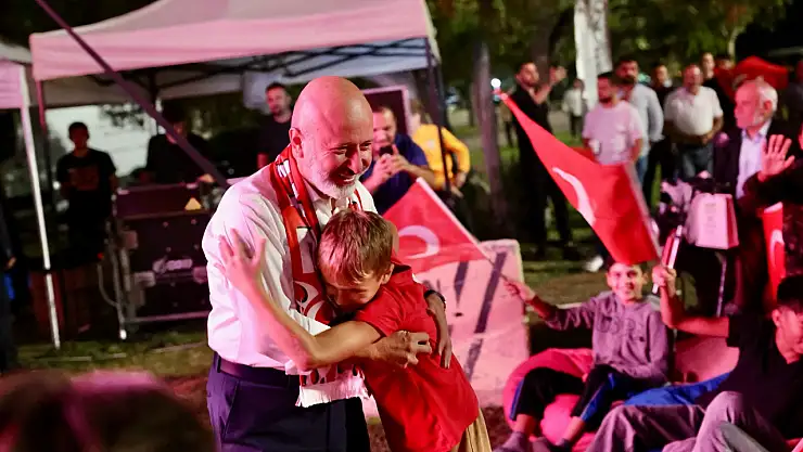 Kocasinan'da dev ekranda milli coşku