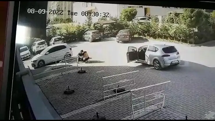 Komşusunun yardımına koştu