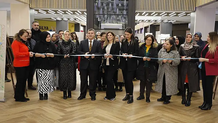 KUMSMALL'DA SERGİ VE FUAR AÇILDI