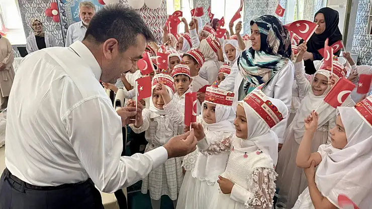 Kur'an Kursu Mezuniyetinde maneviyat dolu anlar