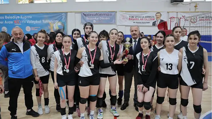 Liseler arası 100. Yıl Voleybol Turnuvası sona erdi