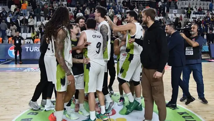 Manisa BBSK yerini koruyor