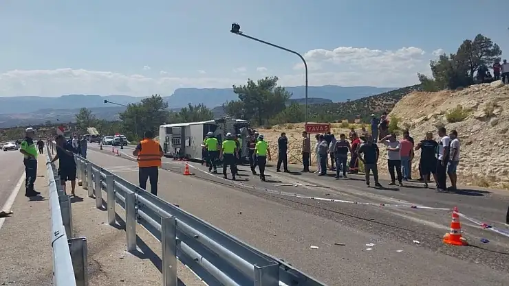 Mersin Mut'ta feci kaza: yolcu Otobüsü ile Kamyon çarpıştı