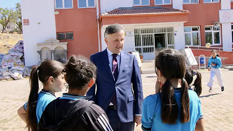 Müdür Esen, Pazarören'de öğrencilerle buluştu