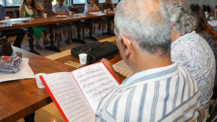 MUSİKİ CEMİYETİNDE FASIL İCRASI