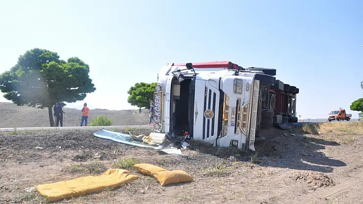Niğde-Kayseri yolunda tır kazası