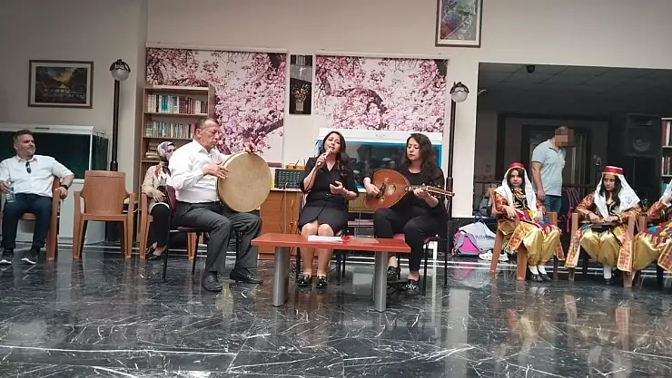 Öğrencilerden huzurevine anlamlı ziyaret