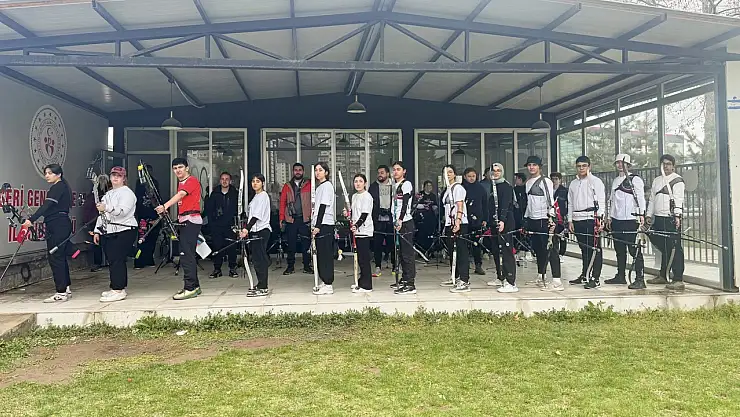 Okul Sporları Okçuluk İl Birinciliği devam ediyor