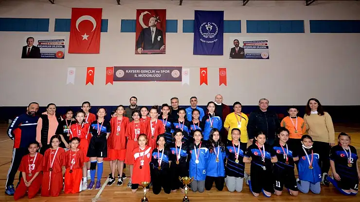 Okullararası Küçük Kızlar Hentbol Birinciliği sona erdi