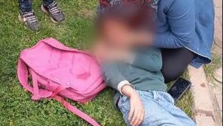 Otomobil çocuğa çarptı