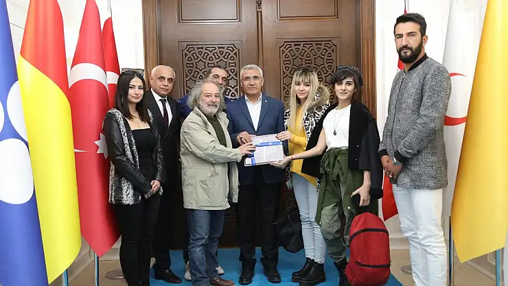 Oyuncu Ve Senaristlerden Başkan Osman Güder'e Ziyaret
