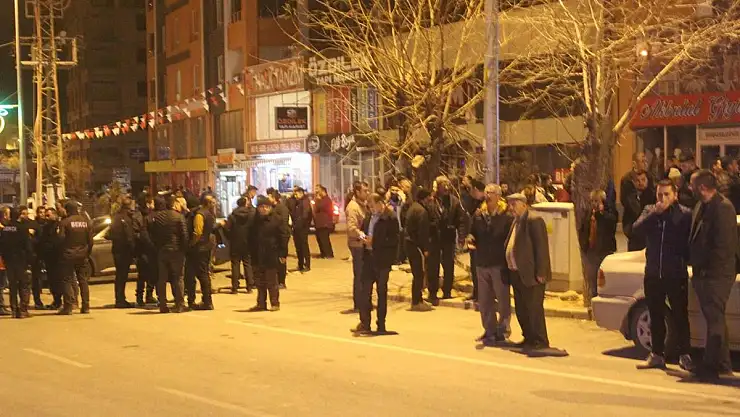 Paniğe yol açan bina az hasarlı çıktı