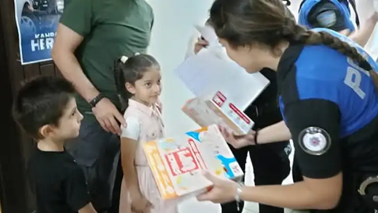 Polisten miniklere özel destek programı