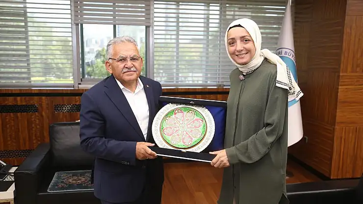 SAADET ORUÇ BÜYÜKKILIÇ'I ZİYARET ETTİ